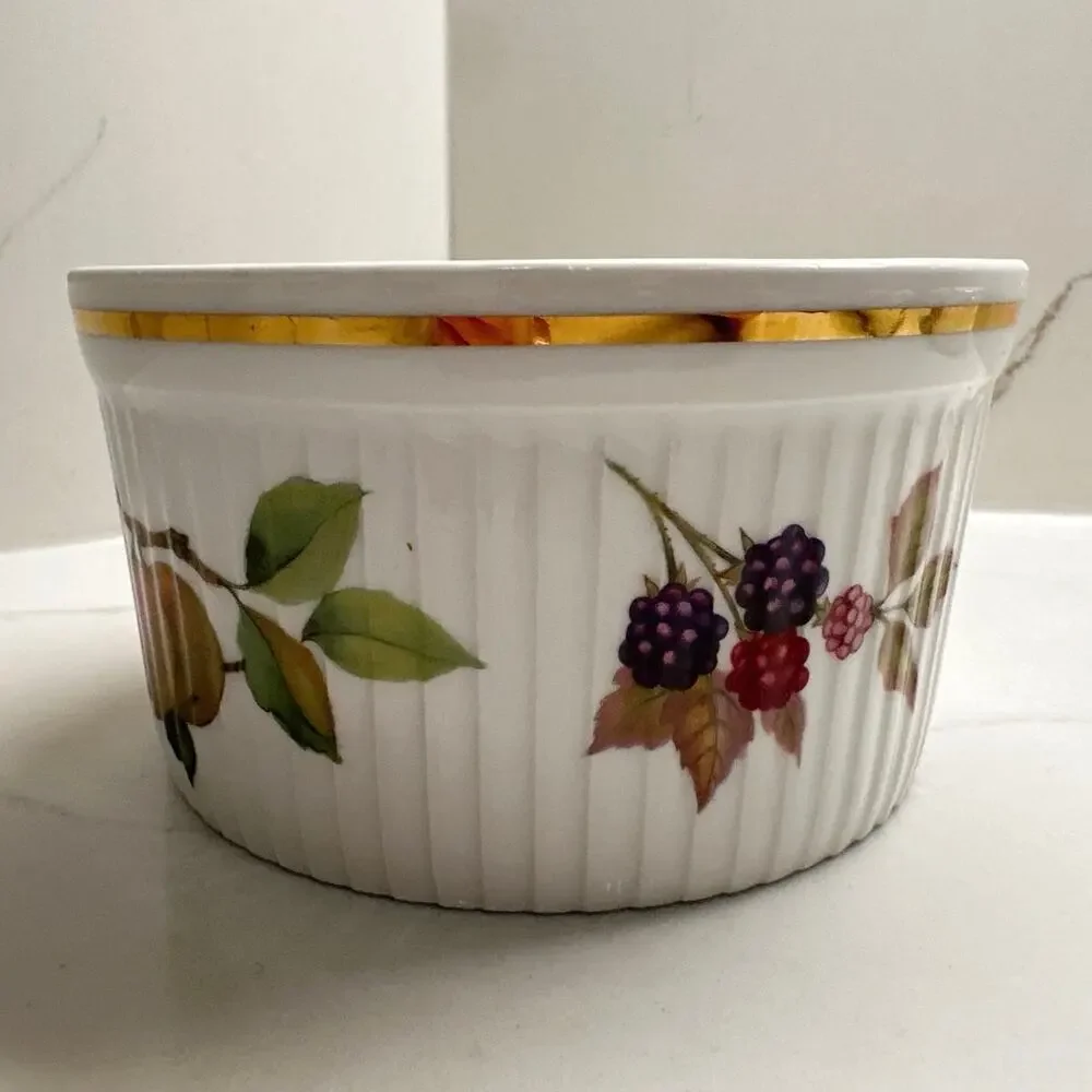 Royal Worcester Evesham Gold Souffle Dish 5.5” Fine Porcelain England
